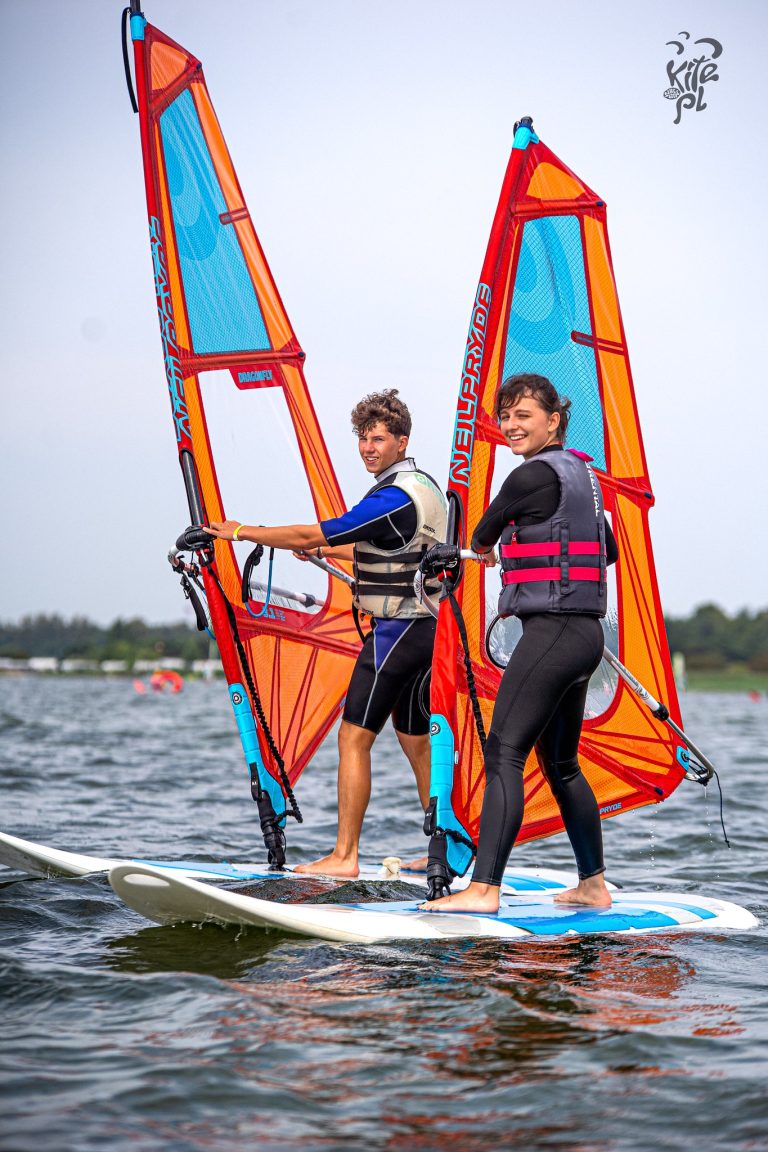 Kurs grupowy windsurfingu w Chałupach